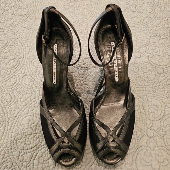 Donald J Pliner Wedge Heel, size 8, very good condition - Picture 2 of 6